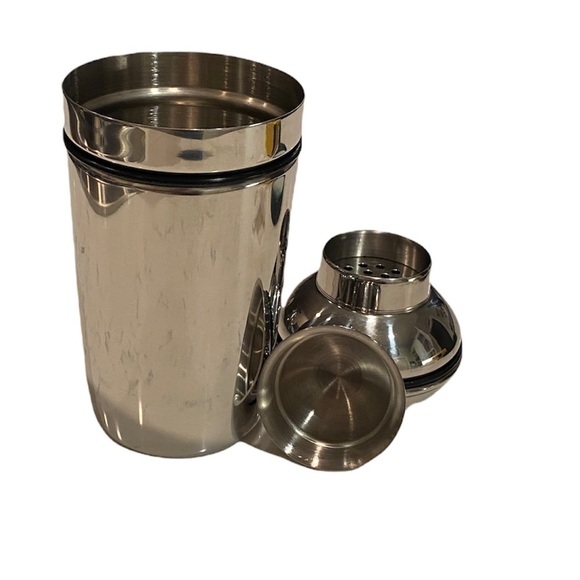 Oneida Cocktail Shaker Alcohol Cocktail Drink Mixer - Picture 5 of 8